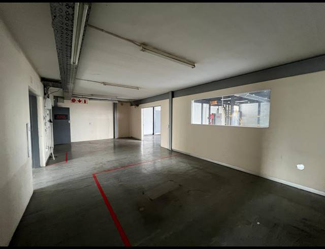 1,003M² WAREHOUSE TO LET IN STRIJDOMPARK